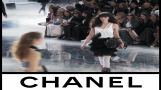 CHANEL MONA ile GIGI ve HYUNJI 2020/21 PARİS' TEKİ SONBAHAR-KIŞ DEFİLESİNDEN